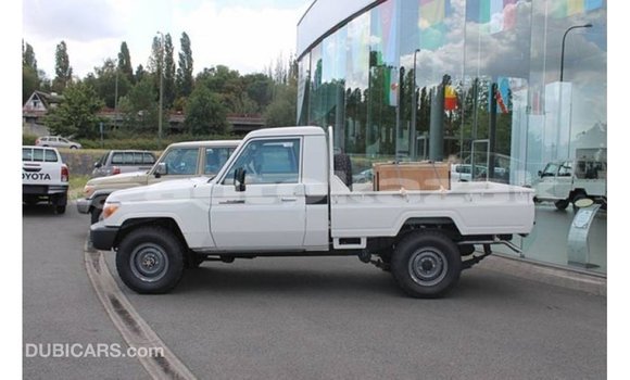 Buy Import Toyota Land Cruiser White Car in Import - Dubai in Akmecet Buy Import Toyota Land Cruiser White Car in Import - Dubai in Akmecet