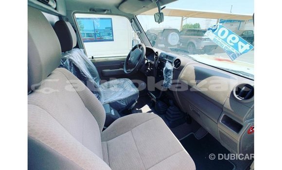 Buy Import Toyota Land Cruiser Beige Car in Import - Dubai in Akmecet Buy Import Toyota Land Cruiser Beige Car in Import - Dubai in Akmecet