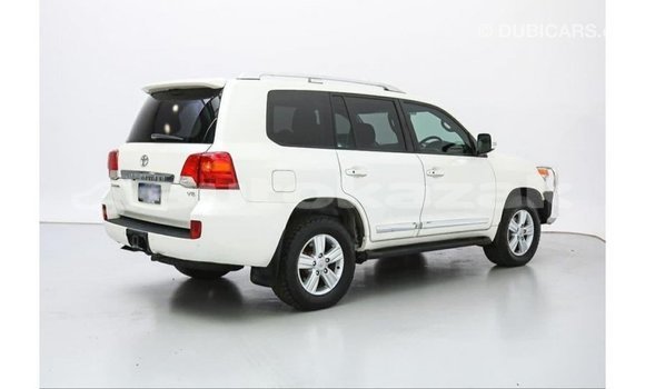 Buy Import Toyota Land Cruiser White Car in Import - Dubai in Akmecet Buy Import Toyota Land Cruiser White Car in Import - Dubai in Akmecet
