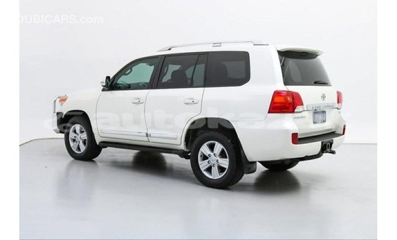 Buy Import Toyota Land Cruiser White Car in Import - Dubai in Akmecet Buy Import Toyota Land Cruiser White Car in Import - Dubai in Akmecet