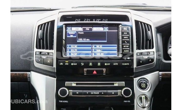 Buy Import Toyota Land Cruiser White Car in Import - Dubai in Akmecet Buy Import Toyota Land Cruiser White Car in Import - Dubai in Akmecet