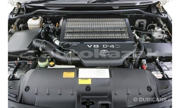 Buy Import Toyota Land Cruiser White Car in Import - Dubai in Akmecet Buy Import Toyota Land Cruiser White Car in Import - Dubai in Akmecet