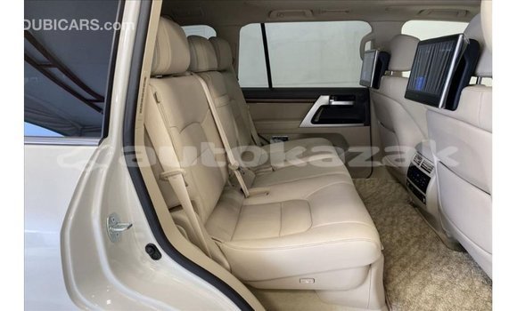Buy Import Toyota Land Cruiser White Car in Import - Dubai in Akmecet Buy Import Toyota Land Cruiser White Car in Import - Dubai in Akmecet