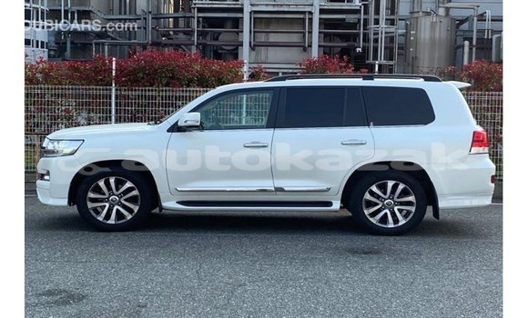 Buy Import Toyota Land Cruiser White Car in Import - Dubai in Akmecet Buy Import Toyota Land Cruiser White Car in Import - Dubai in Akmecet