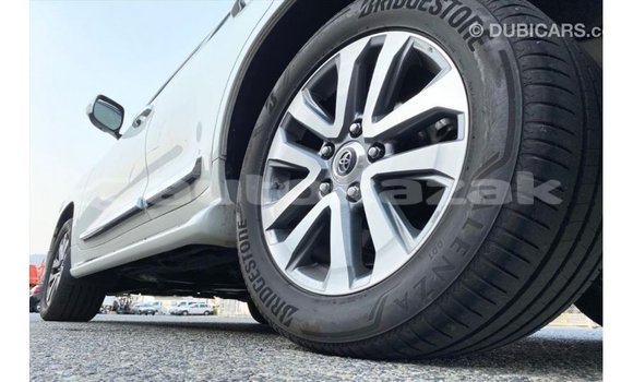 Buy Import Toyota Land Cruiser White Car in Import - Dubai in Akmecet Buy Import Toyota Land Cruiser White Car in Import - Dubai in Akmecet
