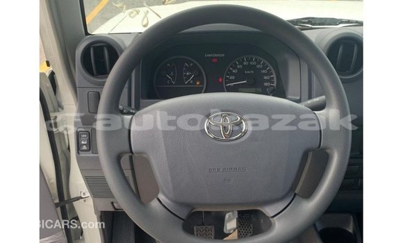 Buy Import Toyota Land Cruiser White Car in Import - Dubai in Akmecet Buy Import Toyota Land Cruiser White Car in Import - Dubai in Akmecet