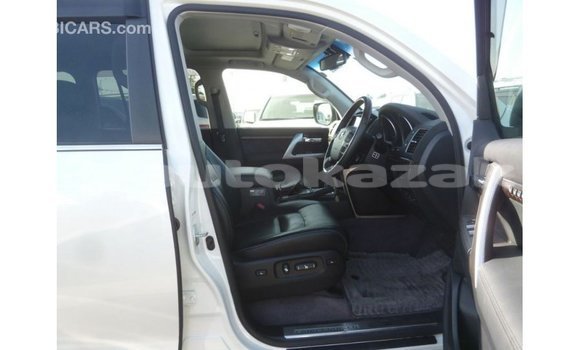 Buy Import Toyota Land Cruiser White Car in Import - Dubai in Akmecet Buy Import Toyota Land Cruiser White Car in Import - Dubai in Akmecet