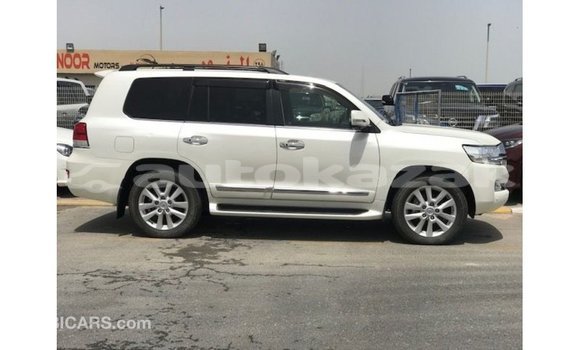 Buy Import Toyota Land Cruiser White Car in Import - Dubai in Akmecet Buy Import Toyota Land Cruiser White Car in Import - Dubai in Akmecet
