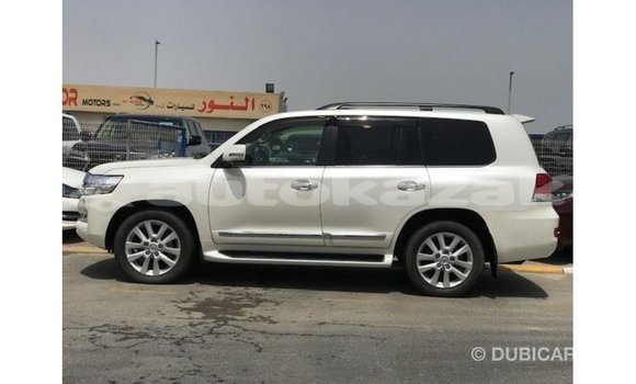 Buy Import Toyota Land Cruiser White Car in Import - Dubai in Akmecet Buy Import Toyota Land Cruiser White Car in Import - Dubai in Akmecet