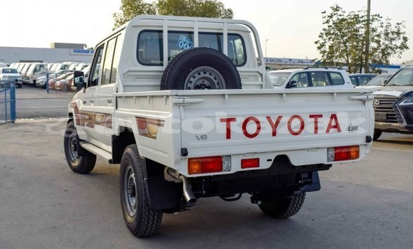 Buy Import Toyota Land Cruiser White Car in Import - Dubai in Akmecet Buy Import Toyota Land Cruiser White Car in Import - Dubai in Akmecet