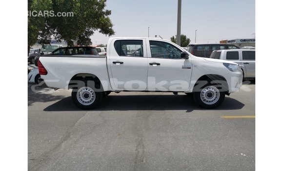 Buy Import Toyota Hilux White Car in Import - Dubai in Akmecet Buy Import Toyota Hilux White Car in Import - Dubai in Akmecet
