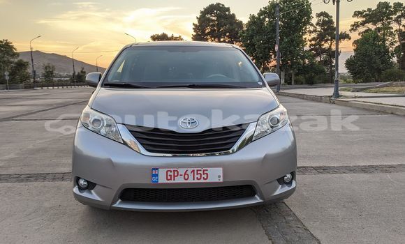 Buy Used Toyota Sienna Silver Car in Georgiyev in Taraz Buy Used Toyota Sienna Silver Car in Georgiyev in Taraz