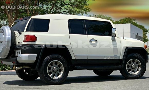 Buy Import Toyota FJ Cruiser White Car in Import - Dubai in Akmecet Buy Import Toyota FJ Cruiser White Car in Import - Dubai in Akmecet