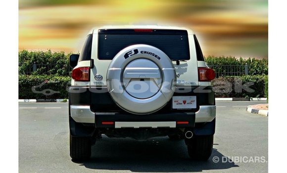 Buy Import Toyota FJ Cruiser White Car in Import - Dubai in Akmecet Buy Import Toyota FJ Cruiser White Car in Import - Dubai in Akmecet