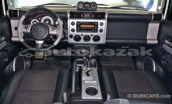 Buy Import Toyota FJ Cruiser White Car in Import - Dubai in Akmecet Buy Import Toyota FJ Cruiser White Car in Import - Dubai in Akmecet