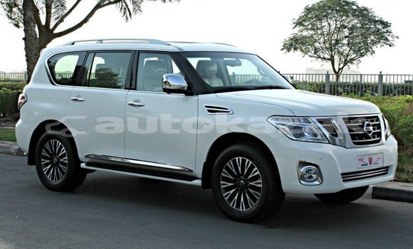 Buy Import Nissan Patrol White Car in Import - Dubai in Akmecet