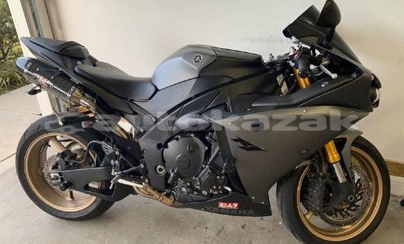 Buy Used Yamaha R1 Beige Bike in Aktau in Mankistau