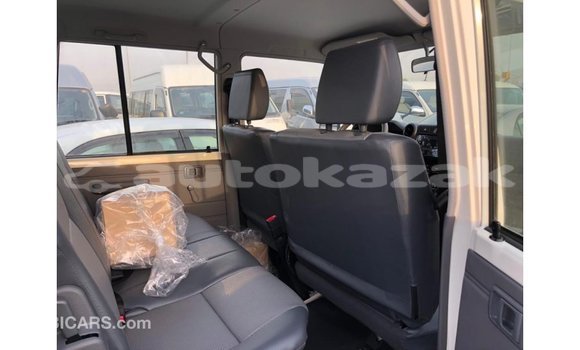 Buy Import Toyota Land Cruiser White Car in Import - Dubai in Akmecet Buy Import Toyota Land Cruiser White Car in Import - Dubai in Akmecet