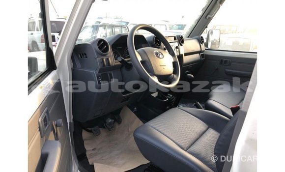 Buy Import Toyota Land Cruiser White Car in Import - Dubai in Akmecet Buy Import Toyota Land Cruiser White Car in Import - Dubai in Akmecet