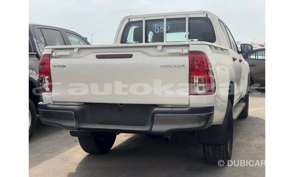 Buy Import Toyota Hilux White Car in Import - Dubai in Akmecet Buy Import Toyota Hilux White Car in Import - Dubai in Akmecet