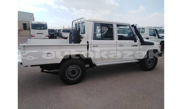 Buy Import Toyota Land Cruiser White Car in Import - Dubai in Akmecet Buy Import Toyota Land Cruiser White Car in Import - Dubai in Akmecet