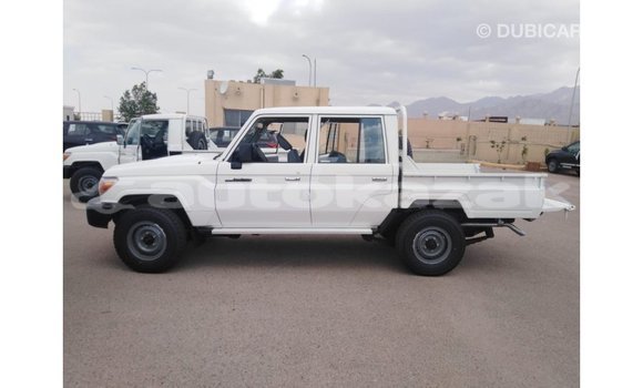 Buy Import Toyota Land Cruiser White Car in Import - Dubai in Akmecet Buy Import Toyota Land Cruiser White Car in Import - Dubai in Akmecet
