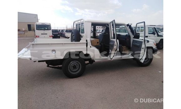Buy Import Toyota Land Cruiser White Car in Import - Dubai in Akmecet Buy Import Toyota Land Cruiser White Car in Import - Dubai in Akmecet