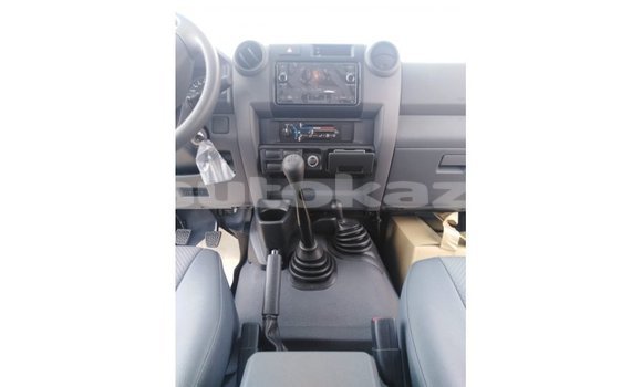 Buy Import Toyota Land Cruiser White Car in Import - Dubai in Akmecet Buy Import Toyota Land Cruiser White Car in Import - Dubai in Akmecet