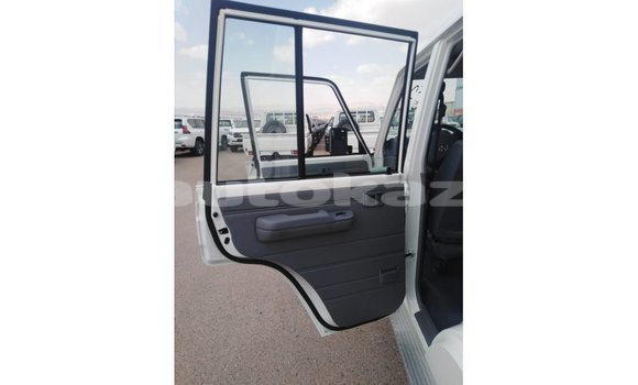 Buy Import Toyota Land Cruiser White Car in Import - Dubai in Akmecet Buy Import Toyota Land Cruiser White Car in Import - Dubai in Akmecet
