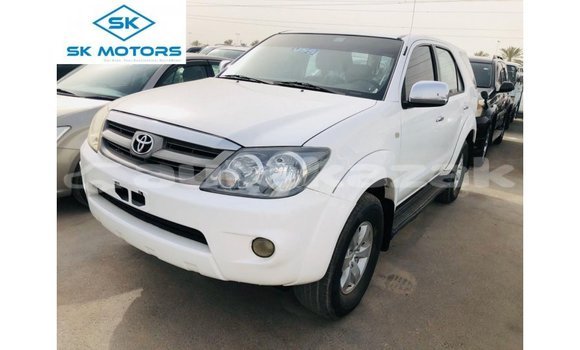 Buy Import Toyota Fortuner White Car in Import - Dubai in Akmecet