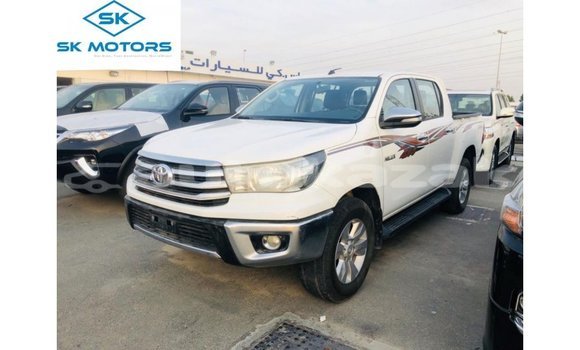 Buy Import Toyota Hilux White Car in Import - Dubai in Akmecet