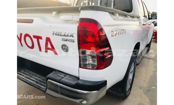 Buy Import Toyota Hilux White Car in Import - Dubai in Akmecet Buy Import Toyota Hilux White Car in Import - Dubai in Akmecet