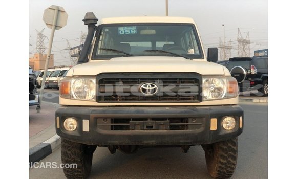 Buy Import Toyota Land Cruiser White Car in Import - Dubai in Akmecet Buy Import Toyota Land Cruiser White Car in Import - Dubai in Akmecet