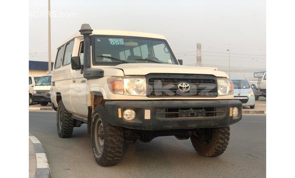 Buy Import Toyota Land Cruiser White Car in Import - Dubai in Akmecet Buy Import Toyota Land Cruiser White Car in Import - Dubai in Akmecet