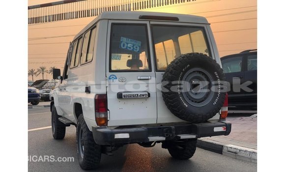 Buy Import Toyota Land Cruiser White Car in Import - Dubai in Akmecet Buy Import Toyota Land Cruiser White Car in Import - Dubai in Akmecet