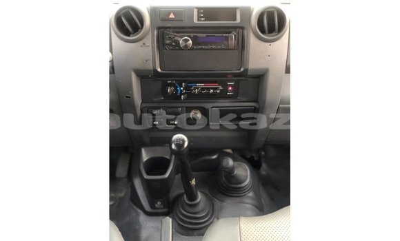 Buy Import Toyota Land Cruiser White Car in Import - Dubai in Akmecet Buy Import Toyota Land Cruiser White Car in Import - Dubai in Akmecet