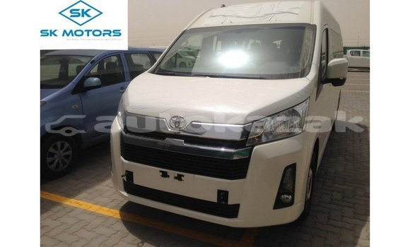 Buy Import Toyota Hiace White Car in Import - Dubai in Akmecet