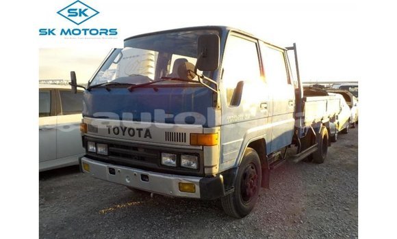 Buy Import Toyota Dyna Blue Car in Import - Dubai in Akmecet