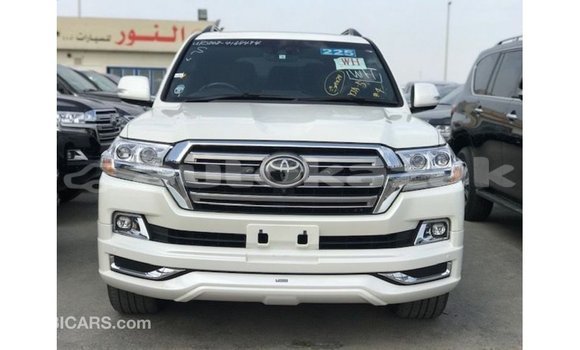 Buy Import Toyota Land Cruiser White Car in Import - Dubai in Akmecet Buy Import Toyota Land Cruiser White Car in Import - Dubai in Akmecet