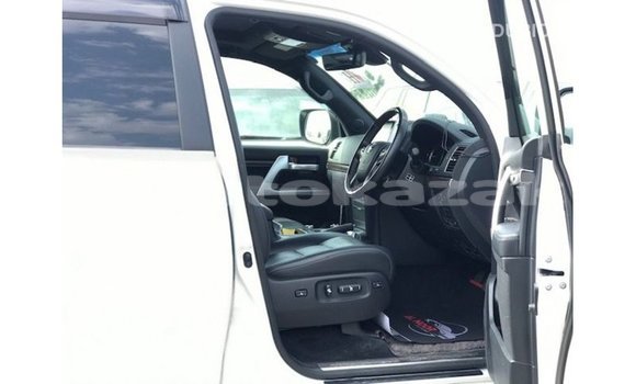 Buy Import Toyota Land Cruiser White Car in Import - Dubai in Akmecet Buy Import Toyota Land Cruiser White Car in Import - Dubai in Akmecet