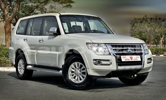 Buy Import Mitsubishi Pajero White Car in Import - Dubai in Akmecet