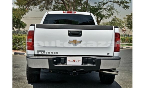 Buy Import Chevrolet Silverado White Car in Import - Dubai in Akmecet Buy Import Chevrolet Silverado White Car in Import - Dubai in Akmecet