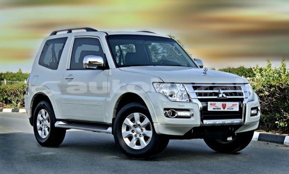 Buy Import Mitsubishi Pajero White Car in Import - Dubai in Akmecet