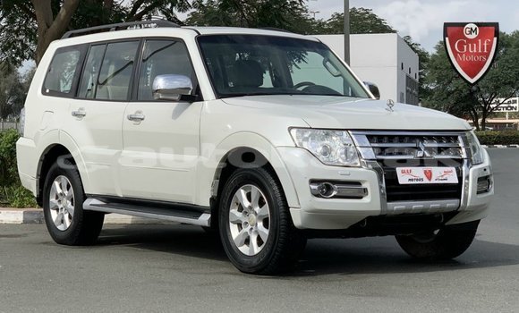 Buy Import Mitsubishi Pajero White Car in Import - Dubai in Akmecet