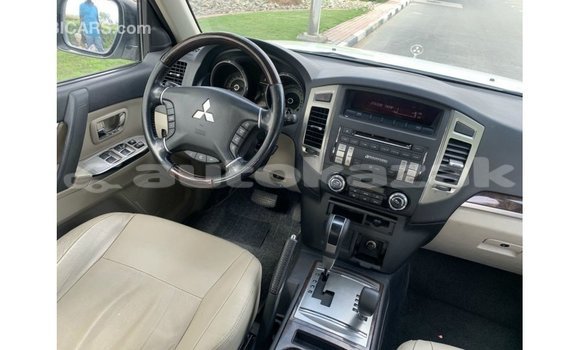 Buy Import Mitsubishi Pajero White Car in Import - Dubai in Akmecet Buy Import Mitsubishi Pajero White Car in Import - Dubai in Akmecet