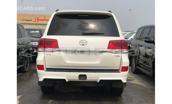 Buy Import Toyota Land Cruiser White Car in Import - Dubai in Akmecet Buy Import Toyota Land Cruiser White Car in Import - Dubai in Akmecet