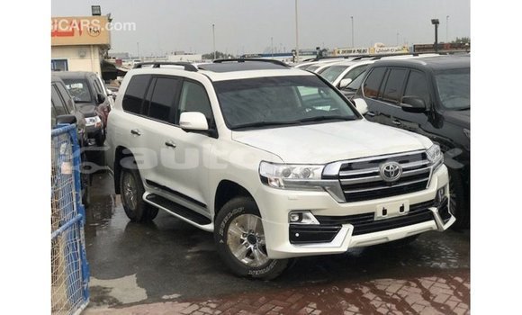 Buy Import Toyota Land Cruiser White Car in Import - Dubai in Akmecet Buy Import Toyota Land Cruiser White Car in Import - Dubai in Akmecet