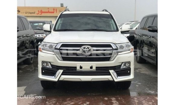 Buy Import Toyota Land Cruiser White Car in Import - Dubai in Akmecet Buy Import Toyota Land Cruiser White Car in Import - Dubai in Akmecet