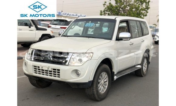 Buy Import Mitsubishi Pajero White Car in Import - Dubai in Akmecet