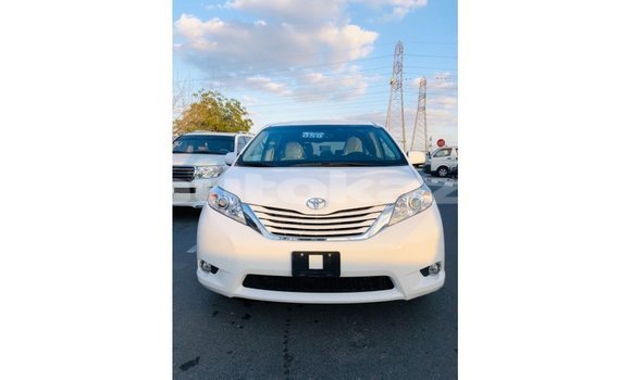 Buy Import Toyota Sienna White Car in Import - Dubai in Akmecet Buy Import Toyota Sienna White Car in Import - Dubai in Akmecet